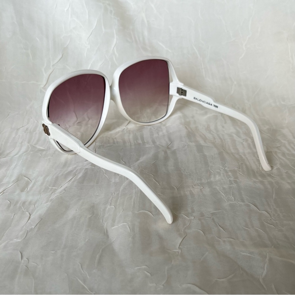 [ ” ▀ ﹏ ▀ ” ]

Vintage 70s Balenciaga Sunglasses - Picture 6 of 17